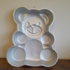 Wilton Huggable Teddy Bear Cake Tin Pan 1982 502-3754