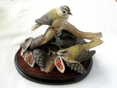 Coalport goldcrests 389 of - goldcrests.,