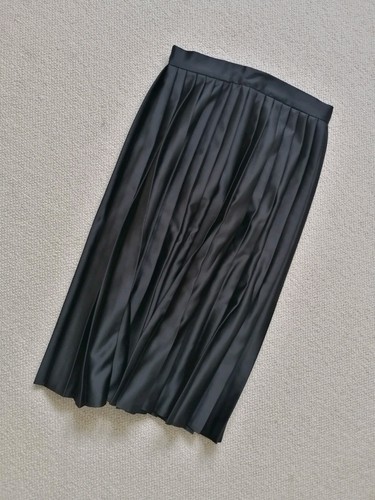 Black zara pleated midi - black,