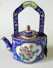Charlotte Di Vita Teapot