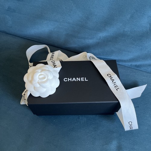 Chanel gift box - chanel,