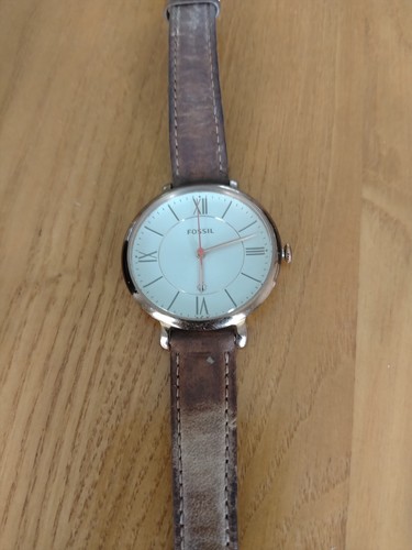 Ladies fossil watch with date - fossil,