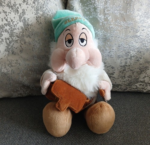 Disney snow white sleepy dwarf - snow,