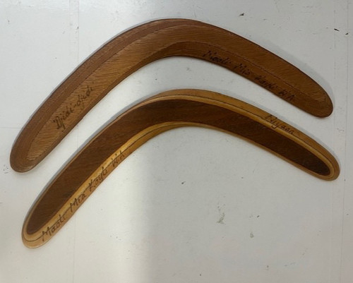 Returning boomerang australian - returning,