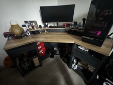 Corner desk