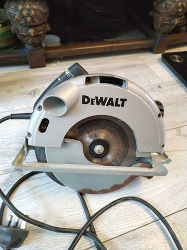 Dewalt dw62 240v 1150w - 240v, 62mm