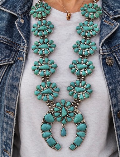 Western turquoise squash - turquoise,