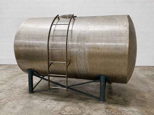 2000 gallon horizontal holding - gallon,
