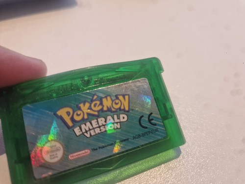 Pokemon emerald version - emerald,