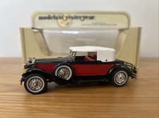 Models Of Yesteryear - Y15 1930 Packard Victoria - Issue 25 - Bright Red Seat