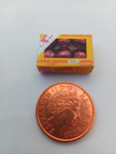 Scale empty tunnocks - scale,