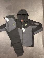 Nike Men's Tech Fleece