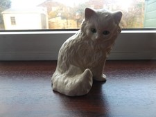 Goebel White Cat / Kitten Blue