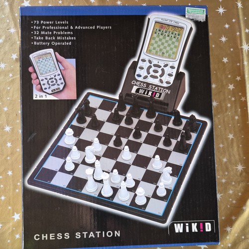 Wikid computer chess station - chess,