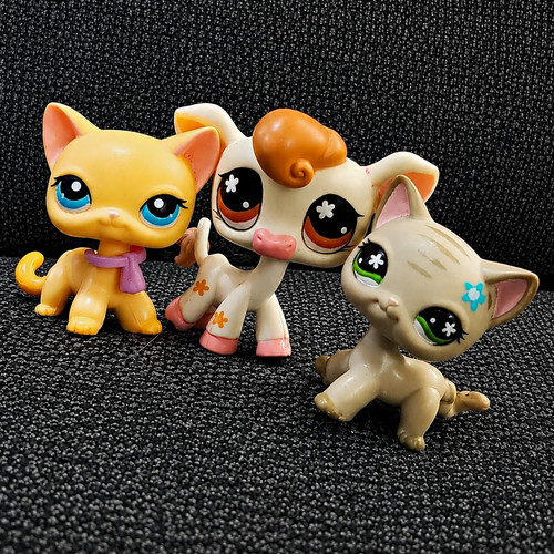 Three plastic cat animal - plastic,