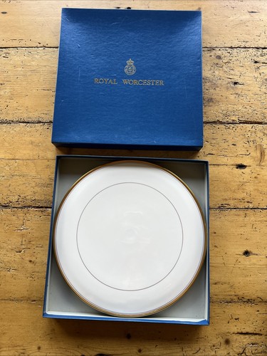 Royal worcester cake - worcester,