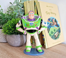 Disney Showcase Buzz Lightyear