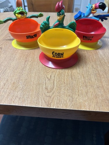 Kellog lot 3 plastic - of,
