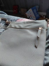 Ladies Pink - Atmosphere