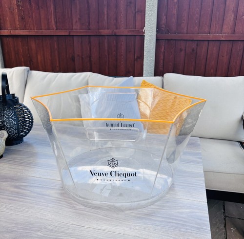 Veuve clicquot champagne - veuve,