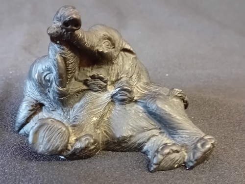 Resin elephant mother and - resin,