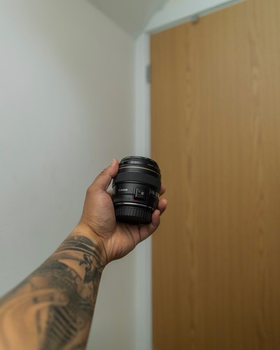 Canon 85mm usm lens - f/1.8,
