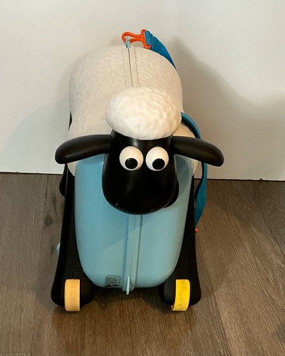 Shaun the sheep - sheep, sit