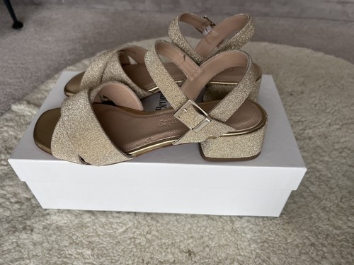 Russell bromley seaville low - russell, &