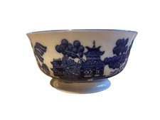 Aynsley Blue And White Pattern