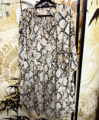 Beige black snake print - f&f,