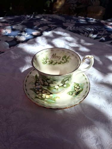 Royal albert lily the - "lily,