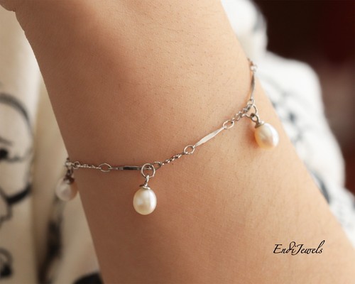 Natural freshwater pearls - natural,
