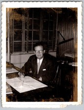 Vtg B&W Snapshot Man In Suit