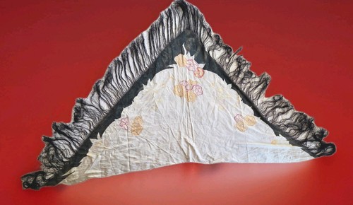 1930s silk triangle shawl with - triangle,
