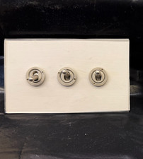 Forbes and Lomax Invisible 3