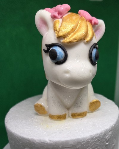 Edible pony horse figure - , pony/horse