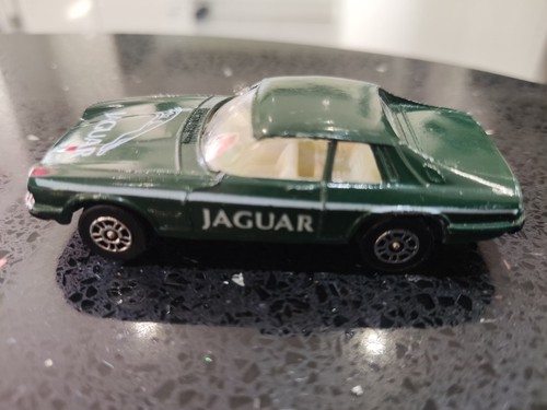 Inch 1975 jaguar s - inch, track
