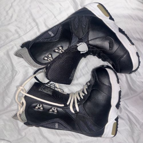 Burton snowboarding boots - burton,