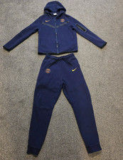 Nike Boys  XL  (158- 170cm)