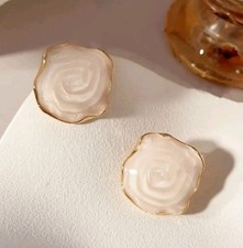 Women's White Resin Square Irregular Geo Stud Earrings Retro Statement Jewelry 