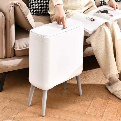Narrow trash can with high - trash,