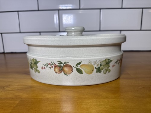 Wedgwood quince oval - oval, lidded