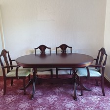 JOHN E COYLE EXTENDING DINING TABLE AND 6 CHAIRS. Top Is Immac.