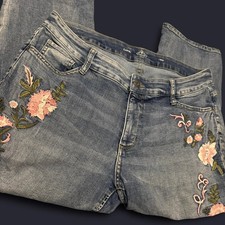 St. Johns Bay Floral Embroidered Capri Jeans - UK 16