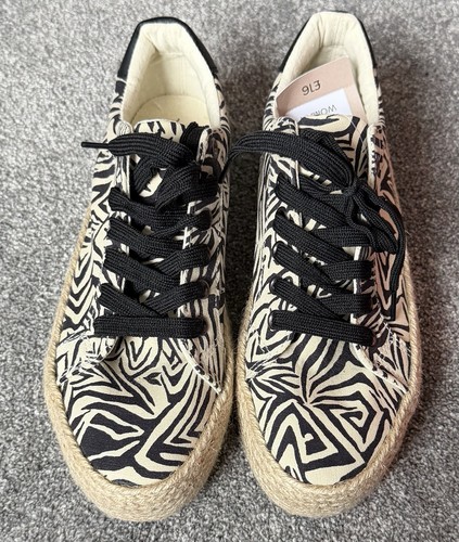 Bnwt women s laced - 💫, women’s