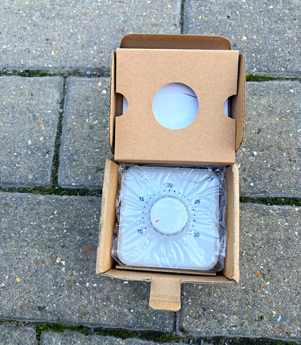 Wall mounted room thermostat - wall-mounted,