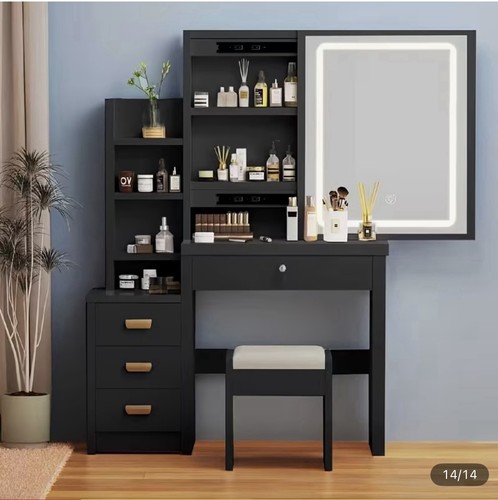 Dressing table with - dressing,