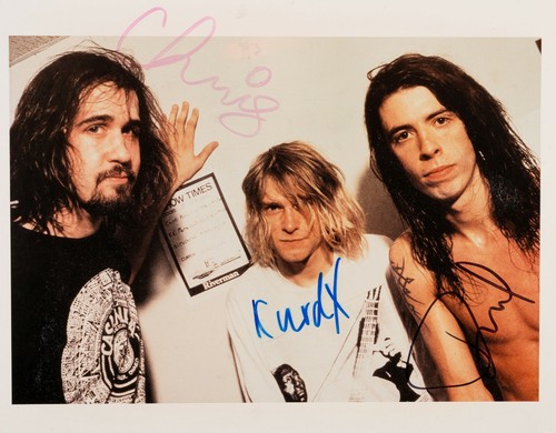 Nirvana signed photograph rock - nirvana,
