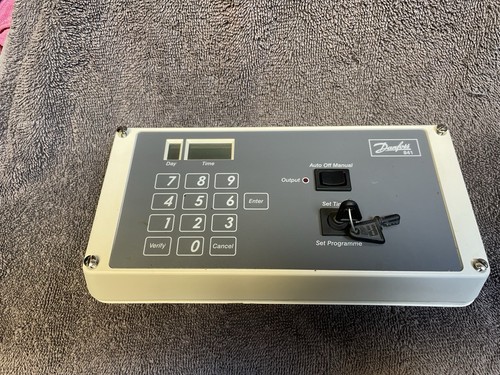 Danfoss 841 class change clock - danfoss,