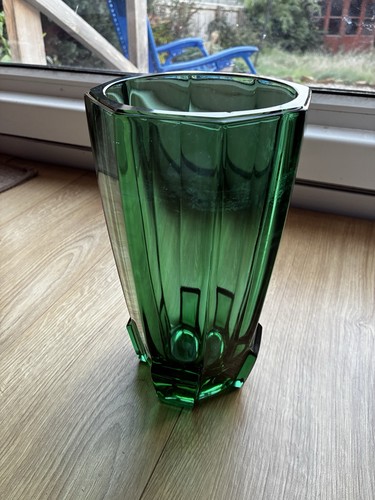 Art deco faceted green glass - faceted,